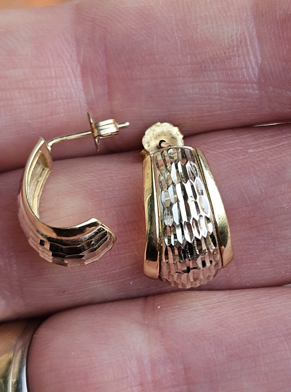 Beverly Hills Gold 14K Earrings